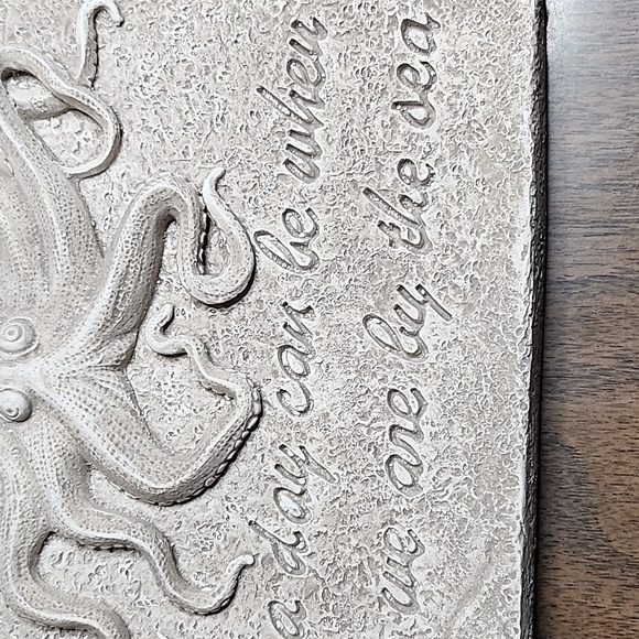 Octopus Concrete Tile/Wall Hanging - Picture 4 of 9